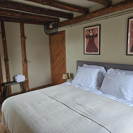 Buteo Chambres D'Hotes & Espresso Lesterny Exterior photo
